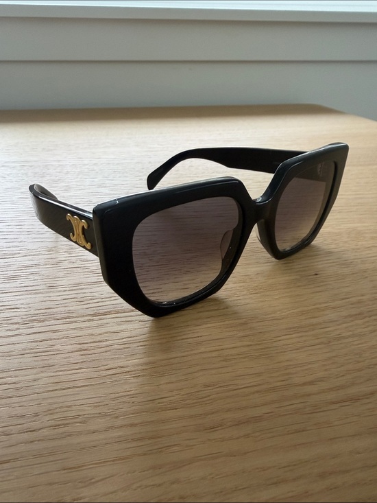 CELINE TRIOMPHE CL40239F Sunglasses main image 6